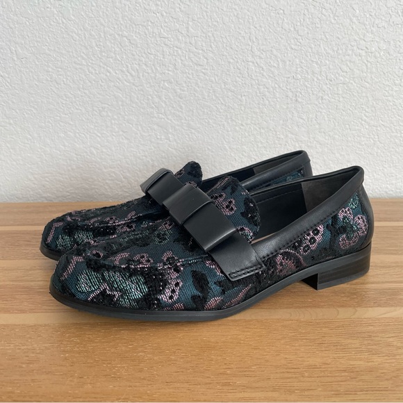 Stuart Weitzman Bowtie Embellished Floral Jacquard Loafers 37 6.5 - Picture 2 of 12